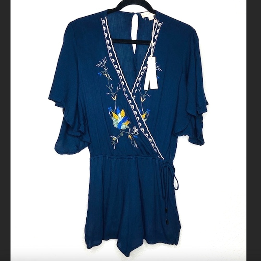 NWT LOVESTITCH Navy Blue Floral Embroidered Short Flutter Sleeve Romper Sz Small